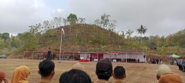 Pamong Kalurahan Giricahyo Ikuti Upacara HUT RI Ke-81 di Lapangan Wonoboyo